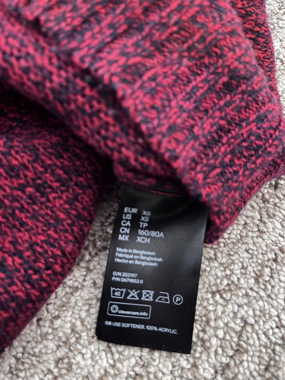H&M Divided Red Knit Sweater - Picture 3 of 3